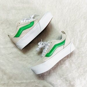 Vans Green and White Classic Sneakers No box. Men 7. Women 8.5